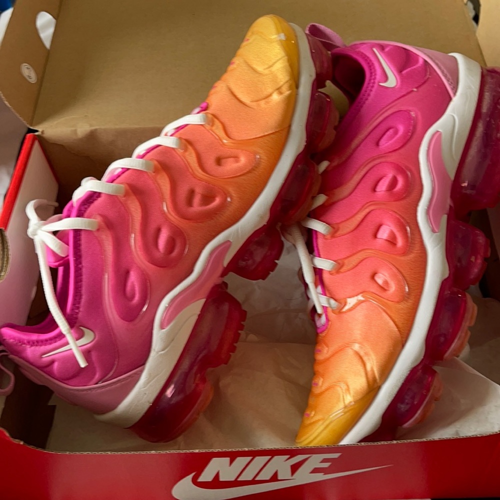 9.5 women’s Nike vapormax